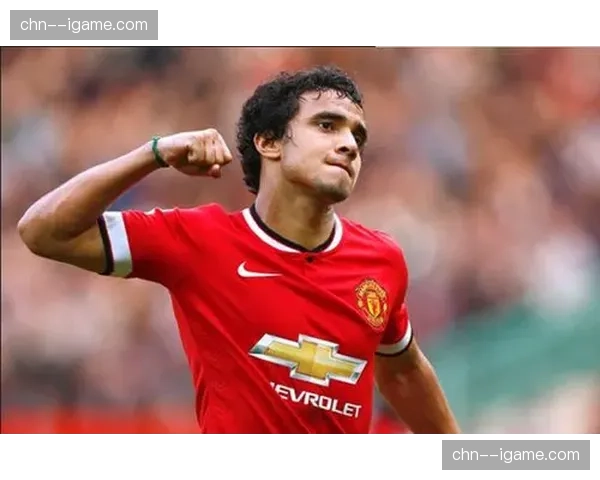 据悉，里昂正与定位球教练商讨续约，肯定其团队对球队进攻的贡献